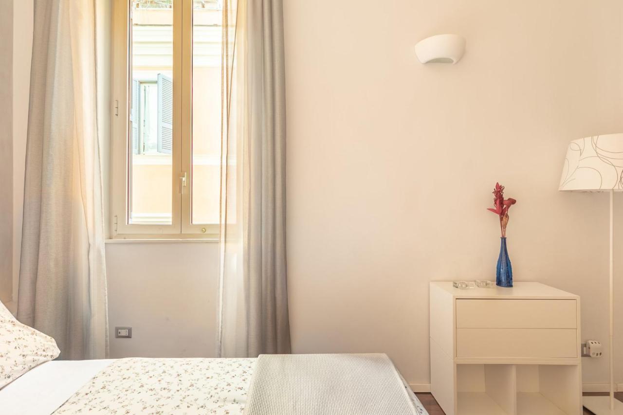 Living Rhome - Condotti Apartment Рим Екстер'єр фото