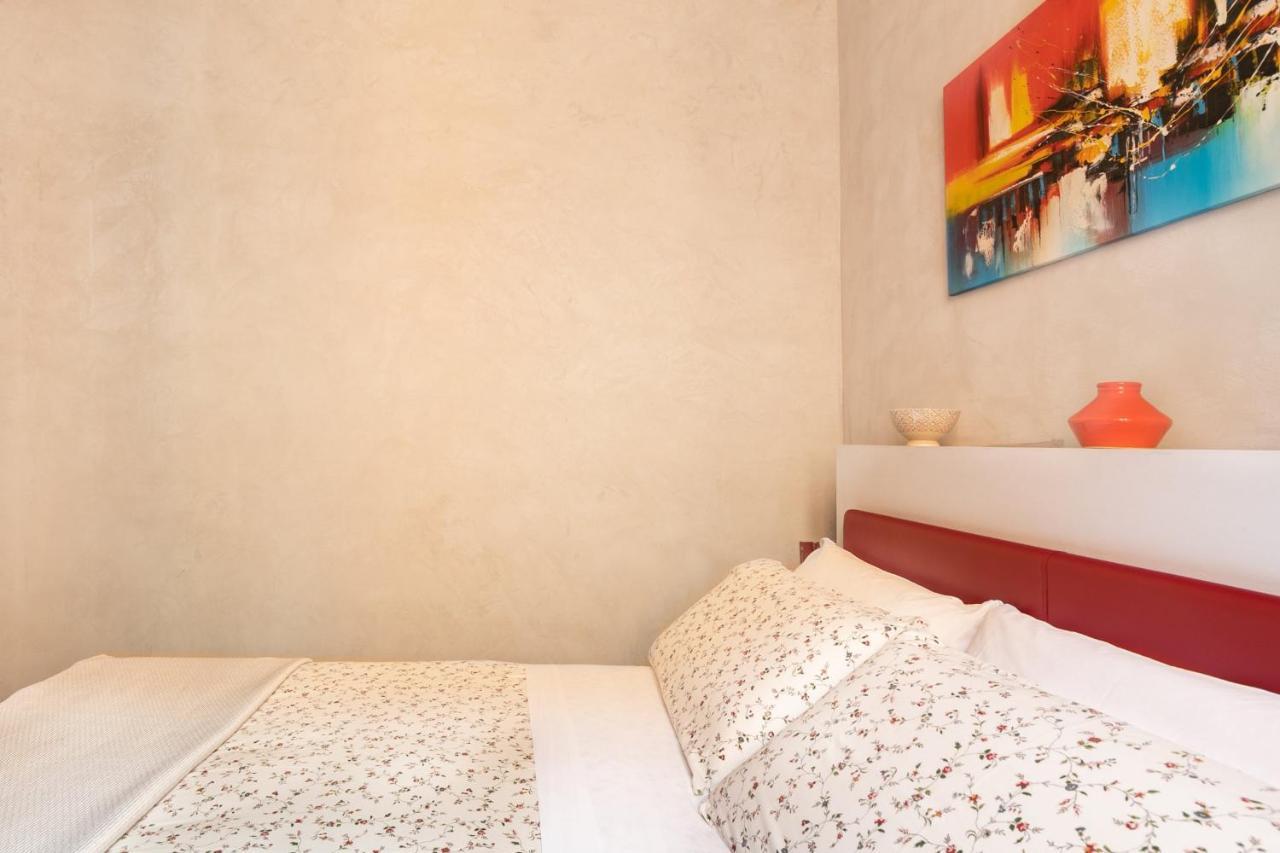 Living Rhome - Condotti Apartment Рим Екстер'єр фото